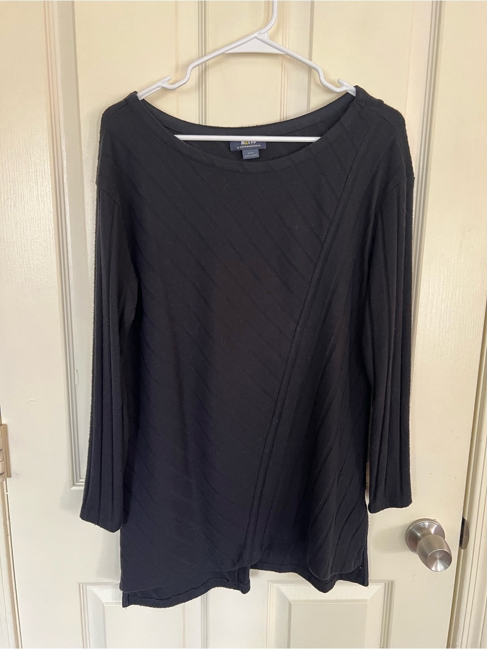 Maeve by Anthropologie Black Textured Asymmetrical Hem Knit Top Medium